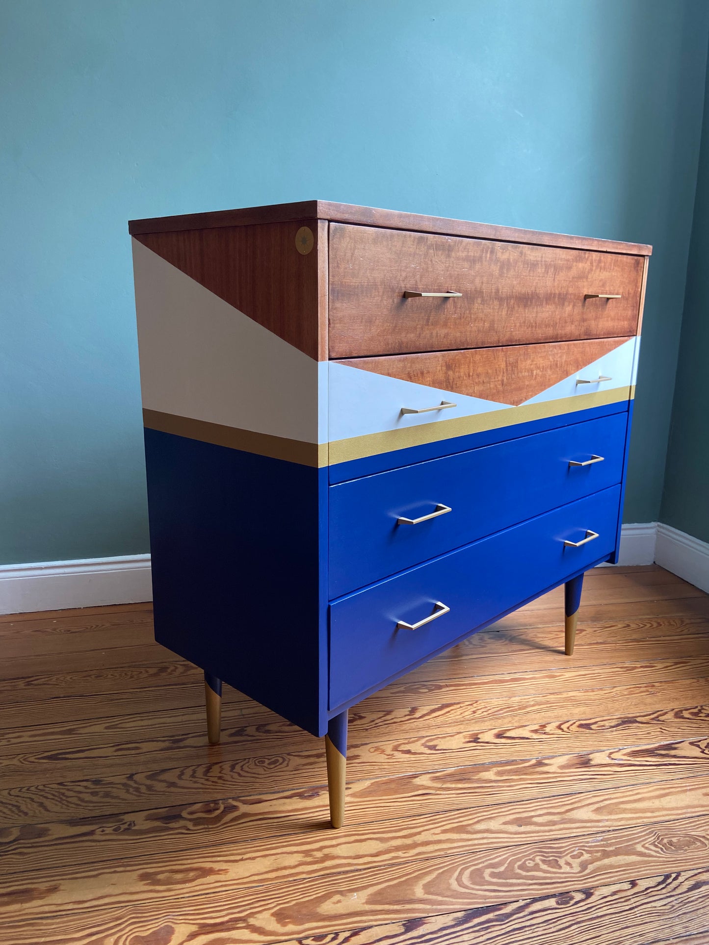 Commode vintage color block
