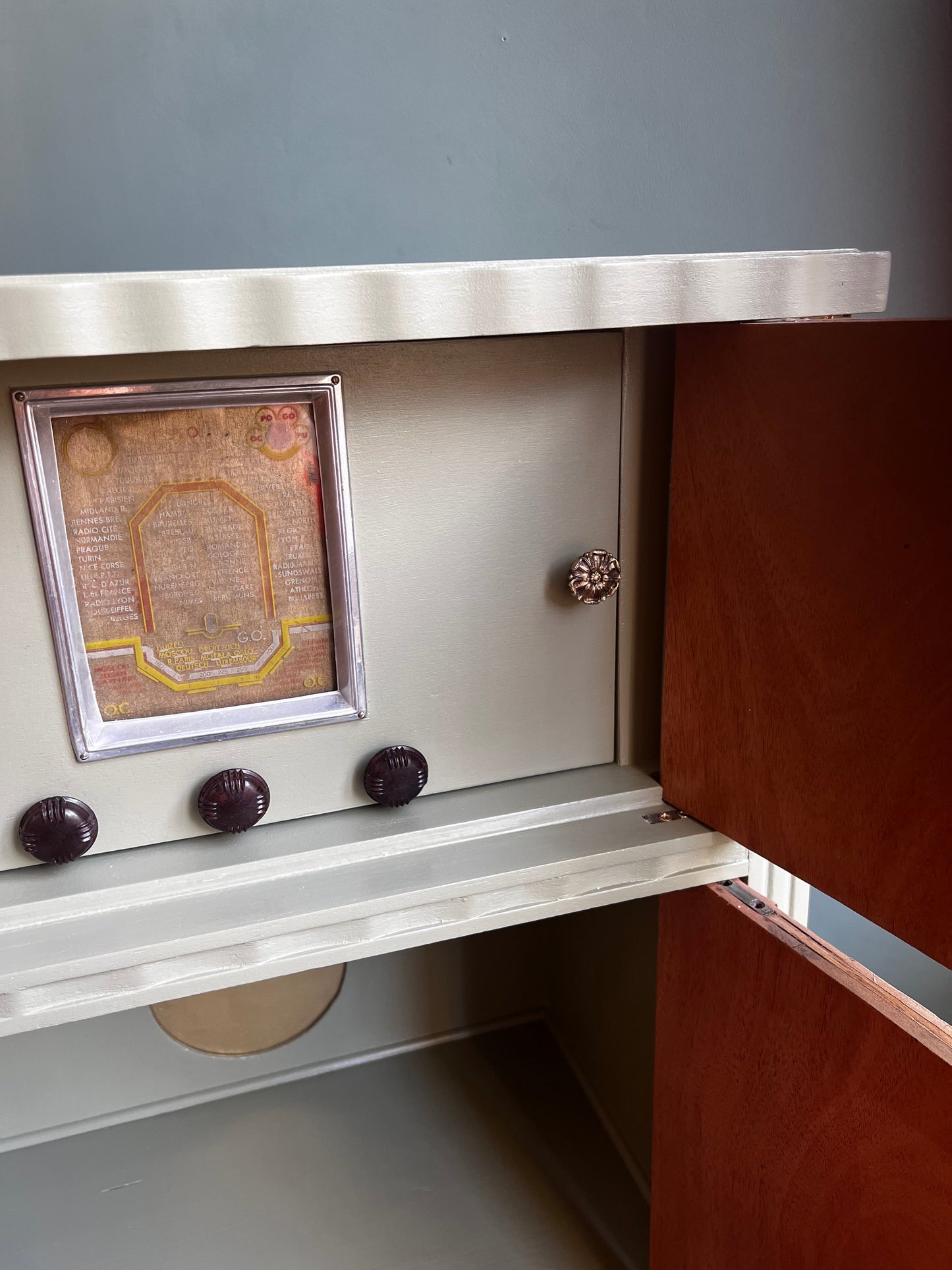 Meuble à musique vert sauge - Octone Atelier